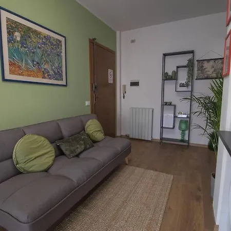 Alice's Guest Parking & Caffe Apartment