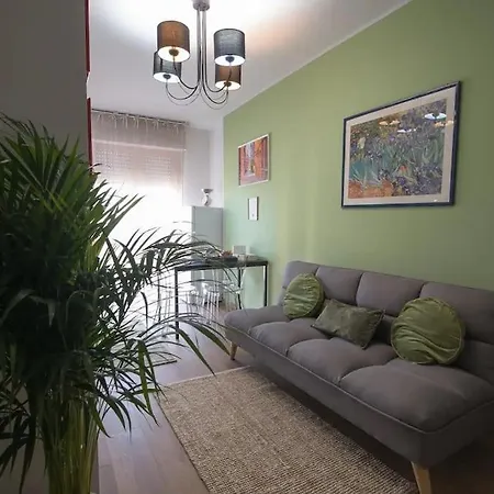Alice's Guest Parking & Caffe Apartment *
